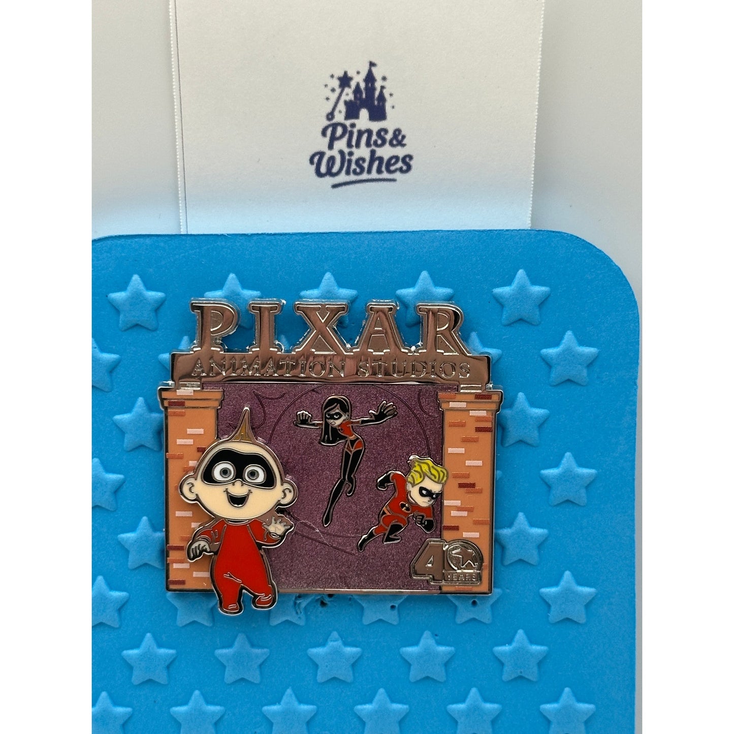 Disney Incredibles 2 Pin – Pixar 40 Years LE 700 Family Pin