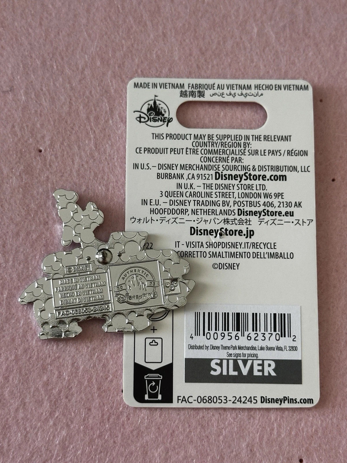 Disney Pin Goofy In Red Car with flat tires | Open Edition | Pins and Wishes