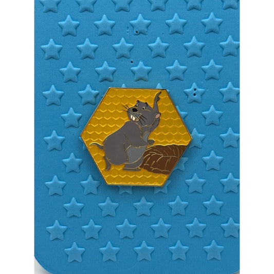 Gopher - Winnie the Pooh and the Honey Tree 60th Anniversary Puzzle Mystery Set