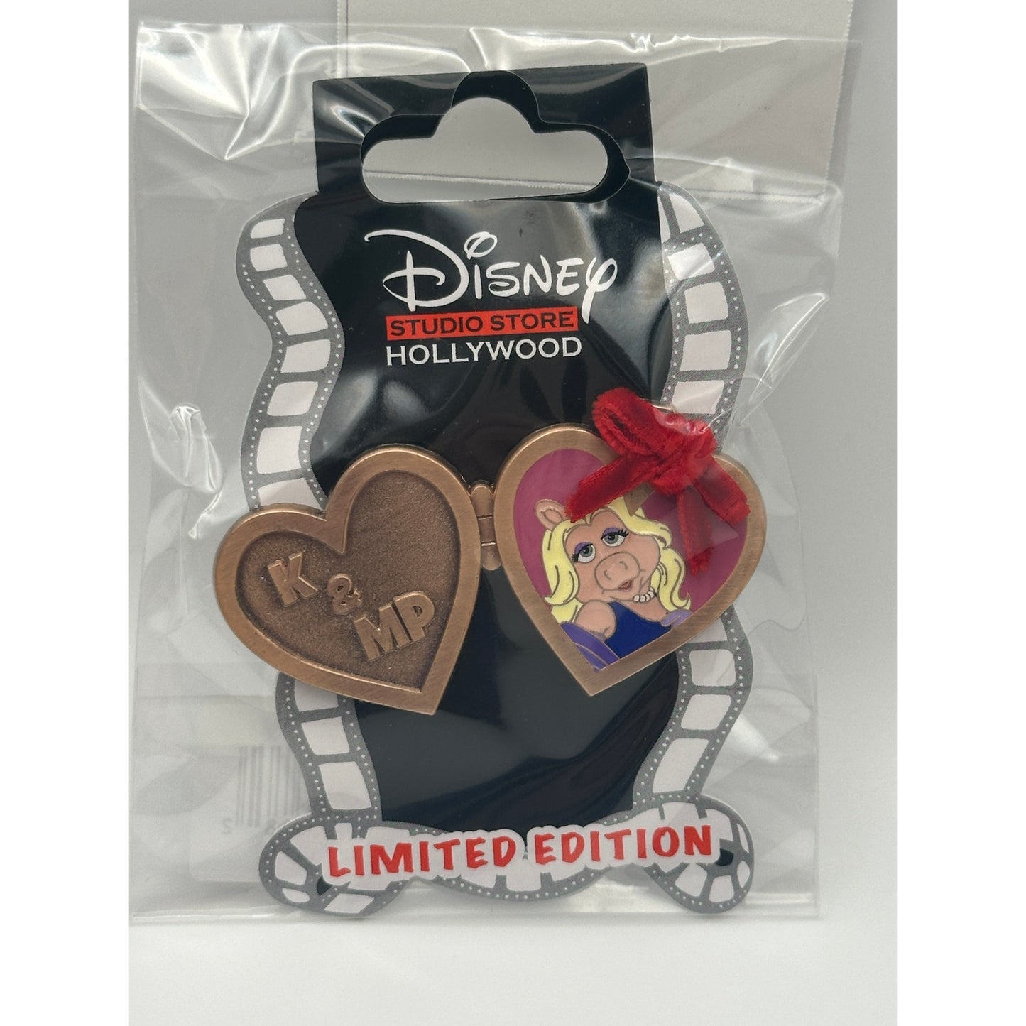 DSSH DSF - Miss Piggy - Disney Love Lockets - Disney Studio Store Hollywood