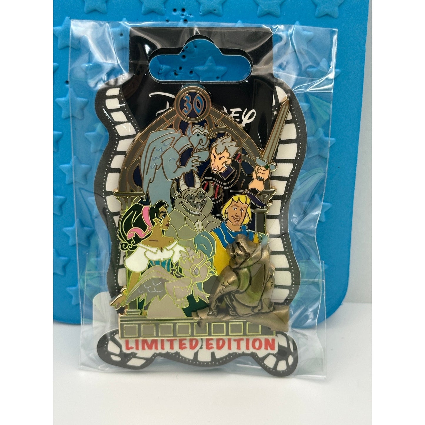 DSSH Hunchback of Notre Dame 30th Anniversary Pin LE400