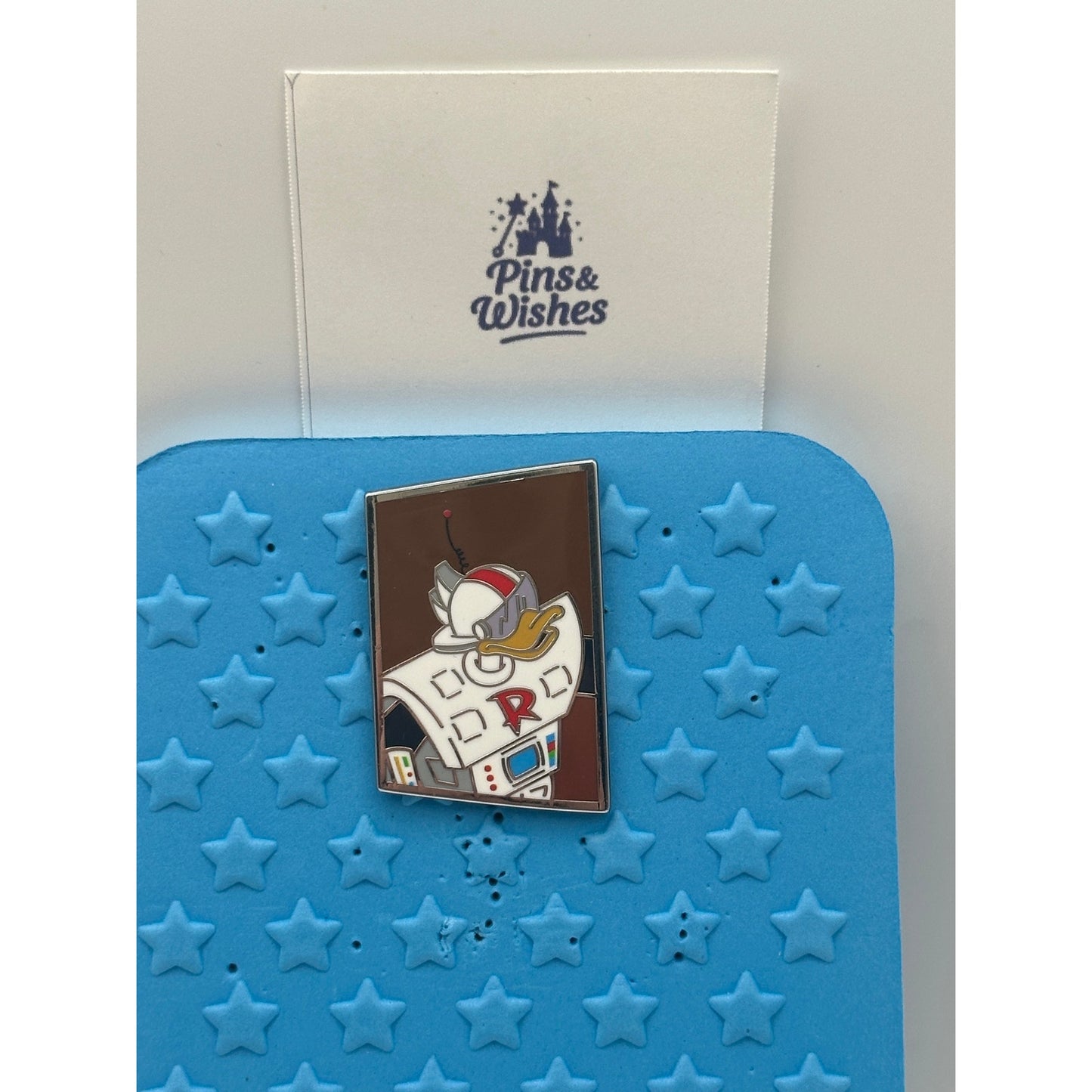 Disney Daring Detectives Mystery Pin - Disneyland DLR - Gizmoduck