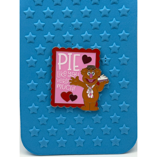 Fozzie Bear - Pie like you very much! Happy Valentine's Day Mystery Pin LR