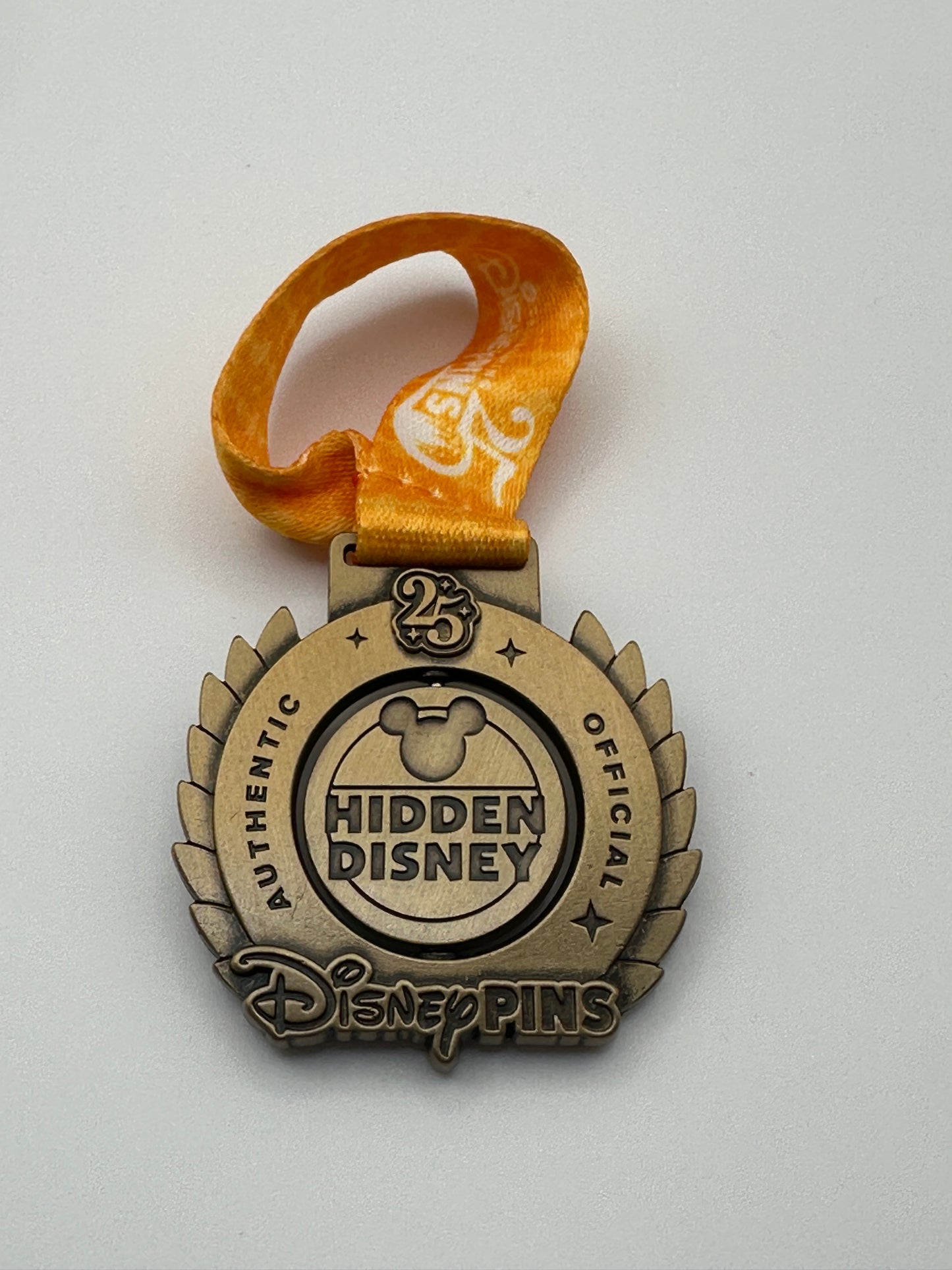 Goofy - 2025 Disney Parks 25th Anniversary Medal Limited Edition Pin
