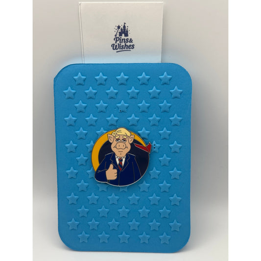 Disneyland Muppets Park Day Mystery Pin - Link Hogthrob in Soarin' - Pins and Wishes