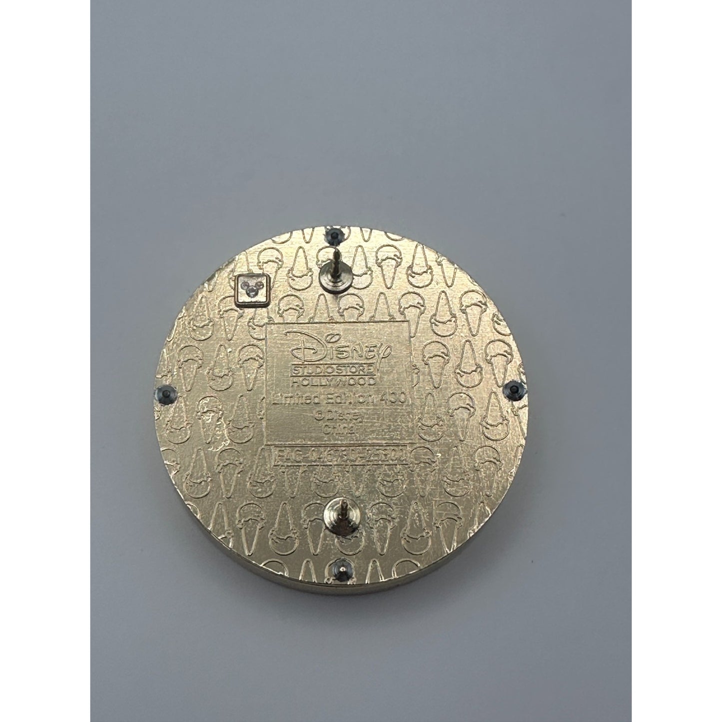 Chip & Dale - DSSH Winter Series Pin - LE 400 In Hand Disney