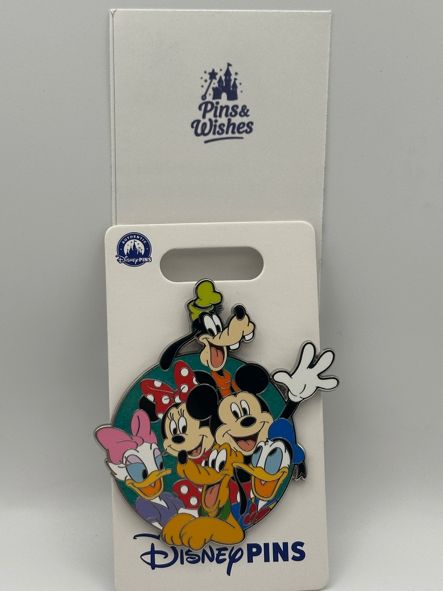 Disney Pin Sensational Six Character Cluster